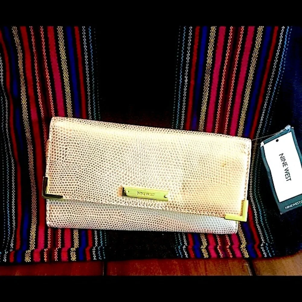 00s Retro Nine West Metallic Gold Interior Deadstock Wallet NWT W/Flaw Vintage